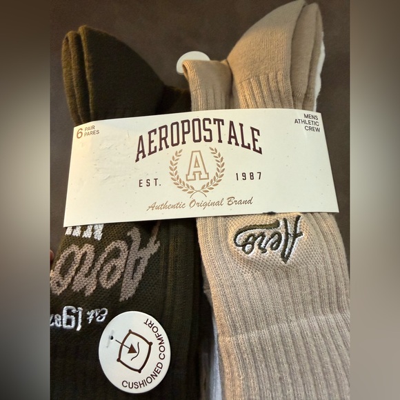 Aeropostale Tan and Dark Green Socks. 6 pair - Picture 5 of 5